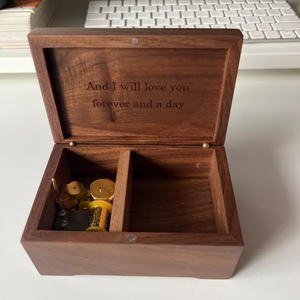 <span class=keywords><strong>Caja</strong></span> <span class=keywords><strong>de</strong></span> música <span class=keywords><strong>de</strong></span> madera natural <span class=keywords><strong>de</strong></span> diseño personalizado, mecanismo <span class=keywords><strong>de</strong></span> viento <span class=keywords><strong>con</strong></span> manivela, reproductor <span class=keywords><strong>de</strong></span> melodía único, <span class=keywords><strong>caja</strong></span> <span class=keywords><strong>de</strong></span> almacenamiento <span class=keywords><strong>de</strong></span> joyería <span class=keywords><strong>de</strong></span> madera - Product Image 5