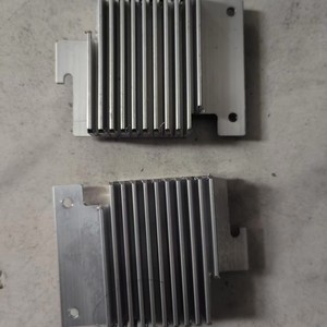 Disipador de Calor de Perfil de Aluminio 6061 6063, Extrusión Personalizada, Mecanizado CNC, Anodizado, para Aplicaciones South Bridge - Product Image 3