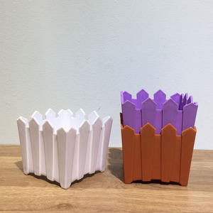 Vaso da Giardino in Plastica Yicai con Forma Geometrica e Recinzione Solida per Piccoli Giardini - Product Image 4