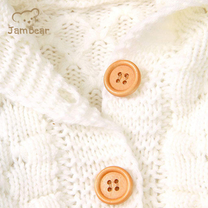Usine OEM Pull unisexe en tricot de coton pour bébés garçons filles Pull élégant en laine douce coton biologique avec boutons sur le devant Motif coloré d'automne - Product Image 4