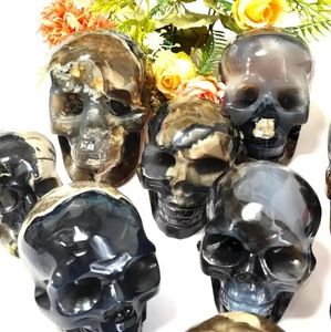 Calaveras de Cristal de Ágata Volcánica Fluorescente Natural al por Mayor, Talladas a Mano, Pulimentadas, Figuras de Piedra Curativa, Decoración Feng Shui, Halloween - Product Image 1