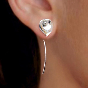 Orecchini Minimalisti a Foglia per Donne, Stile Naturale Fresco, Gioielli alla Moda per le Orecchie - Product Image 1