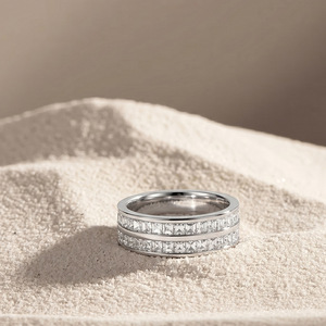 Anillo de Eternidad de Doble Hilera de Lujo, Chapado en Oro de 18K, Acero Inoxidable Resistente al Agua, Anillo de Boda Cuadrado con Circonitas Cúbicas para Mujer - Product Image 6