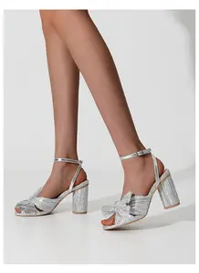 Sandal wanita Hak tebal 8cm Logo kustom baru kualitas tinggi pita peri sutra antik peri musim panas kasual untuk wanita