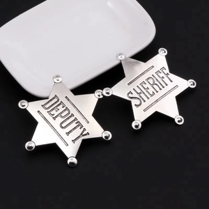 Premium She Riff Star Badge Matériel en alliage de Zinc Finition antique Thème occidental Broche en métal à collectionner - Product Image 3