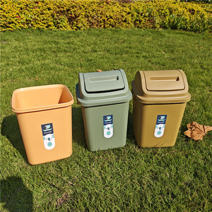 Cubo de Basura Simple de Plástico de 6L con Tapa Abatible, Rectangular, para Interiores y Exteriores - Product Image 1
