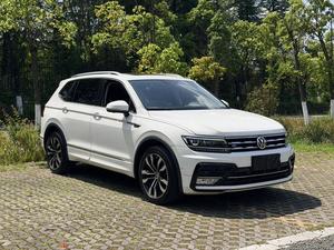 Voiture d'occasion 2020 pour <span class=keywords><strong>Tiguan</strong></span> L Turbo 4x4 Automatique 7 places Gauche Toit ouvrant panoramique foncé Faible kilométrage Sans accident Abordable - Product Image 3