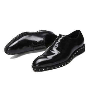 Zapatos de Vestir Formales de Cuero Genuino para Hombre, Decorados con Remaches Negros de Lujo, Zapatos Oxford Hechos a Mano al por Mayor - Product Image 1