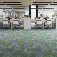 Dalles de moquette modernes rembourrées avec support en PVC, PP 50x50cm, motif puzzle, pour bureaux commerciaux, auto-adhésives