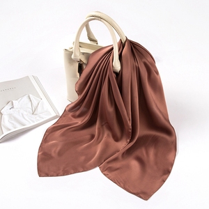 2020 nouveau printemps et été couleur unie petit foulard carré femme rétro foulard <span class=keywords><strong>en</strong></span> <span class=keywords><strong>soie</strong></span> Satin Simulation <span class=keywords><strong>soie</strong></span> Simple foulard <span class=keywords><strong>sauvage</strong></span> - Product Image 2