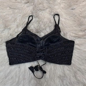 Blusa de Diseñador con Escote Corazón y Cuentas de Cristal Negro - Product Image 1