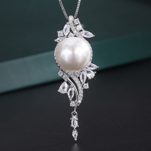 <b>Delicate</b> Eco-friendly Copper Gold Plated Handcrafted Jewelry 14mm Premium Shell Pearl Pendant <b>Necklace</b> for Ladies - Product Image 2