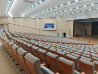 Chaises d'auditorium ignifuges de haute qualité YA-01, acier robuste, ergonomiques, modernes, empilables, mobilier scolaire, salles de conférence