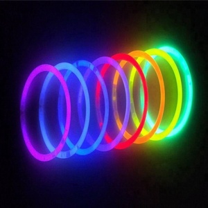 8 inch <span class=keywords><strong>GLOW</strong></span> STICK mới nhất thiết kế cạnh tranh phát sáng trong Vòng đeo tay tối <span class=keywords><strong>Glow</strong></span> Sticks - Product Image 5