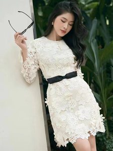Sexy <span class=keywords><strong>o</strong></span> cuello adelgazamiento de un solo pecho ahueca hacia fuera los vestidos de encaje de las mujeres de manga corta vestido blanco de noche - Product Image 2