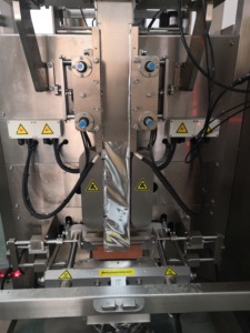Machine d'emballage de riz de café de cachetage à grande vitesse de quatre côtés - Product Image 6