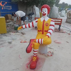 Payaso moderno de dibujos animados tamaño real Ronald McDonald estatua Banco lindo cómic fibra de vidrio resina artesanía <span class=keywords><strong>esculturas</strong></span> para exteriores - Product Image 2