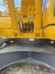 Excavadora de cadenas Komatsu PC210 usada de 21 toneladas, motor Komatsu original de Japón, sistema hidráulico estable, excavadora mediana para movimiento de tierras. - Product Image 2