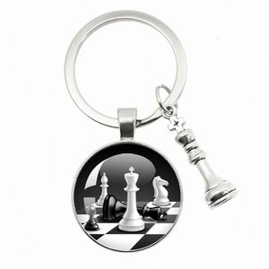 Porte-clés d'échecs, échiquier, pièce d'échecs, pendentif en verre, porte-clés de voiture en métal de haute qualité, cadeau pour les amateurs d'échecs - Product Image 5
