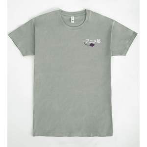 T-shirt Anime Club grigia a maniche corte con testo giapponese e grafica di un topo - Product Image 1