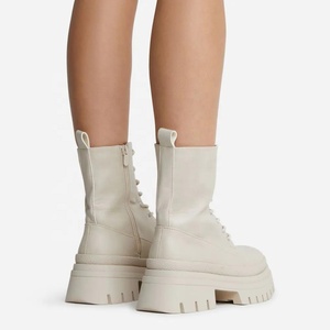 Bottes de motard en similicuir <span class=keywords><strong>beige</strong></span> à semelle épaisse à lacets pour femmes et dames, bottes de luxe, nouvelle collection hiver - Product Image 4