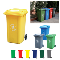 Poubelle publique en plastique HDPE robuste et écologique pour l'extérieur/l'intérieur avec couvercle à bascule et design résistant à l'eau pour les lieux publics