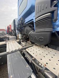 Cabeza Tractora JAC <span class=keywords><strong>Q7</strong></span> 510HP 6X4 Usada a Bajo <span class=keywords><strong>Precio</strong></span>, Modelo 2023 en Stock, Exportación Rápida, JAC Transworld Heavy Duty - Product Image 5