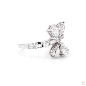 Magnifique bague en or sertie de diamants pour femme, bijou raffiné et élégant, cadeau de fiançailles ou de mariage, éclat brillant - Product Image 4