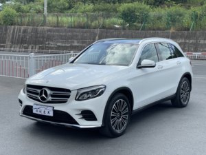 La <span class=keywords><strong>Mercedes</strong></span>-Benz <span class=keywords><strong>GLC</strong></span>-Class <span class=keywords><strong>GLC</strong></span> 260 <span class=keywords><strong>4MATIC</strong></span> Dynamic essence 2018 est disponible à un <span class=keywords><strong>prix</strong></span> bas <span class=keywords><strong>de</strong></span> 5 euros. - Product Image 1