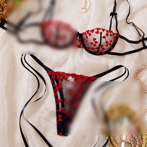 Nouvel ensemble de lingerie sexy pour femmes, e-commerce transfrontalier européen et américain : transparent, séduisant, bikini en dentelle sexy - Product Image 2