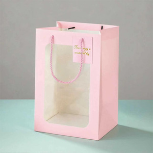 Bolsa de Regalo de Papel Rosa con Ventana Transparente, Asa de Cuerda Trenzada, Diseño de Lujo con Estampado Dorado, Reciclable para Manualidades y Regalos - Product Image 3