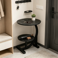 Table d'appoint en pierre frittée à double niveau en forme de C avec cadre en métal noir, table de chevet pour salon, chambre et hôtel