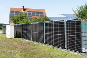 Solution solaire photovoltaïque monocristalline AgriSolar AHONY PERC pour fermes et pâturages extérieurs - Résistante aux intempéries, faible entretien, résistante à la neige, rigide - Product Image 1