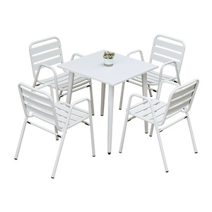 Ensemble table et chaises en alliage d'aluminium de style nordique minimaliste pour cafés, patios, jardins, terrasses ; résistant aux intempéries, personnalisable - Product Image 5