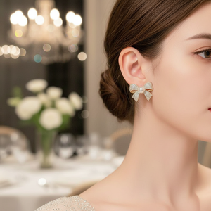 Vendita calda Trending moda orecchini a cerchio geometrici con cristalli incrociati eleganti ragazze gioielli di perle all'ingrosso - Product Image 3