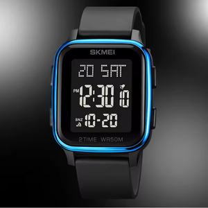 Montre-bracelet numérique de sport de luxe noire pour hommes et femmes, boîtier carré avec fonction lumineuse, accessoire de mode multifonctionnel - Product Image 5