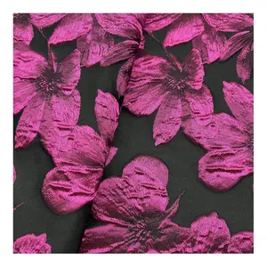 Écologique Mode 100 polyester rouge et noir fil colorant élégant 3d fleur brocart jacquard texture tissus pour robe de dame