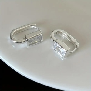 Pendientes Huggie E3385 Chapados en Oro con Cristales de Estrás, Diseño Geométrico, Estilo Minimalista, Unisex, para Uso Diario, Aleación de Zinc - Product Image 4