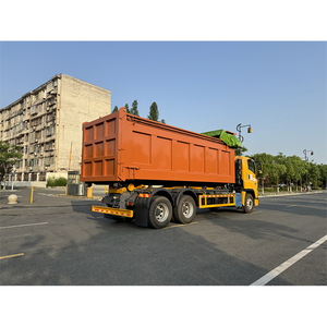 Camion compacteur à benne basculante ISUZU GIGA, camion à ordures à bras hydraulique, benne basculante 20 tonnes, système de levage par crochet - Product Image 1