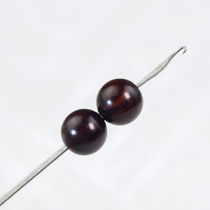 Cuentas de palisandro indio de 8 mm, redondas, con acabado pulido de espejo, para la fabricación de pulseras y accesorios de joyería. - Product Image 3