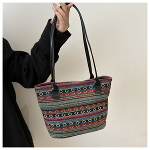 Bolsos de Lona con Estampado Étnico de Moda, Venta al Por Mayor, Bolsos de Hombro Artísticos con Estampado Vintage de Fábrica - Product Image 5