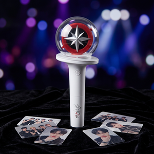 ไฟ LED แท่งเรืองแสงของวง Stray Kids รุ่น Official Modern Music Light Stick พร้อมแผ่นซีดีเพลงป๊อป วัสดุพลาสติกหลากสี ใช้พลังงานจากแบตเตอรี่ ผลิตในเกาหลี เหมาะสำหรับทุกวัย - Product Image 1