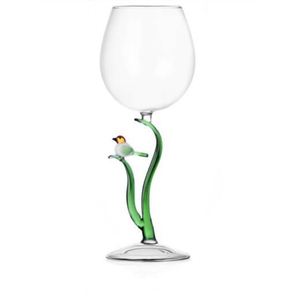Verre à vin en verre Animal Farm avec tige verte et oiseau posé dessus, verrerie décorative - Product Image 1