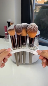 Nettoyeur et sécheur de pinceaux de maquillage électrique tout-en-un automatique, sans danger pour les poils des pinceaux, appareil portable pour le lavage des pinceaux de maquillage - Product Image 4