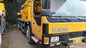 Grúa sobre Camión Usada QY25K5-1 de 25 Toneladas, Año 2011, con Motor y Bomba, 8 Velocidades, Pluma Auxiliar de 5 Secciones, Longitud de Pluma de 39.5 Metros - Product Image 5