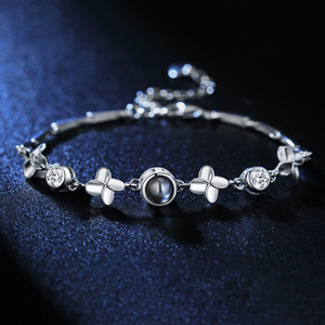 Wholesale Four Leaf Grass <strong>Bracelet</strong> 100 Words Language I love You <strong>Projection</strong> <strong>Bracelet</strong> Girl <strong>Bracelet</strong> - Product Image 5