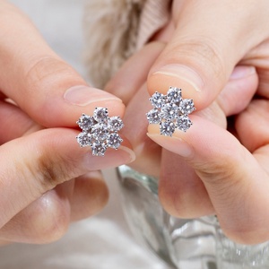 ต่างหูเพชรเลี้ยงในห้องปฏิบัติการ ทอง 10k ต่างหูแบบสั่งทำพิเศษ ต่างหูแบบติดหูสั่งทำพิเศษ - Product Image 5