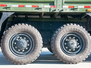 Vente d'usine en Chine, châssis de camion tout-terrain de marque Dongfeng, 320 ch, camion désertique 6x6, vente en Afrique - Product Image 4