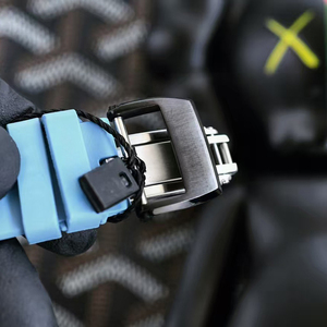 Reloj de pulsera deportivo mecánico automático para hombre Tonneau, diseño de esqueleto, caja negra mate, correa azul - Product Image 4