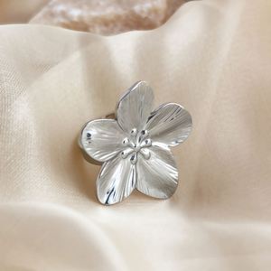 Anillo Ajustable de Aleación con Flor Grande, Estilo Vintage, en Oro y Plata, para Mujer, Regalo de Graduación - Product Image 5